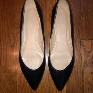 Marc Fisher women’s black genuine leather flats